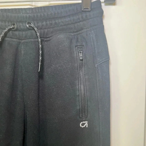 GapFit Kids Tech Jogger - Picture 3 of 10